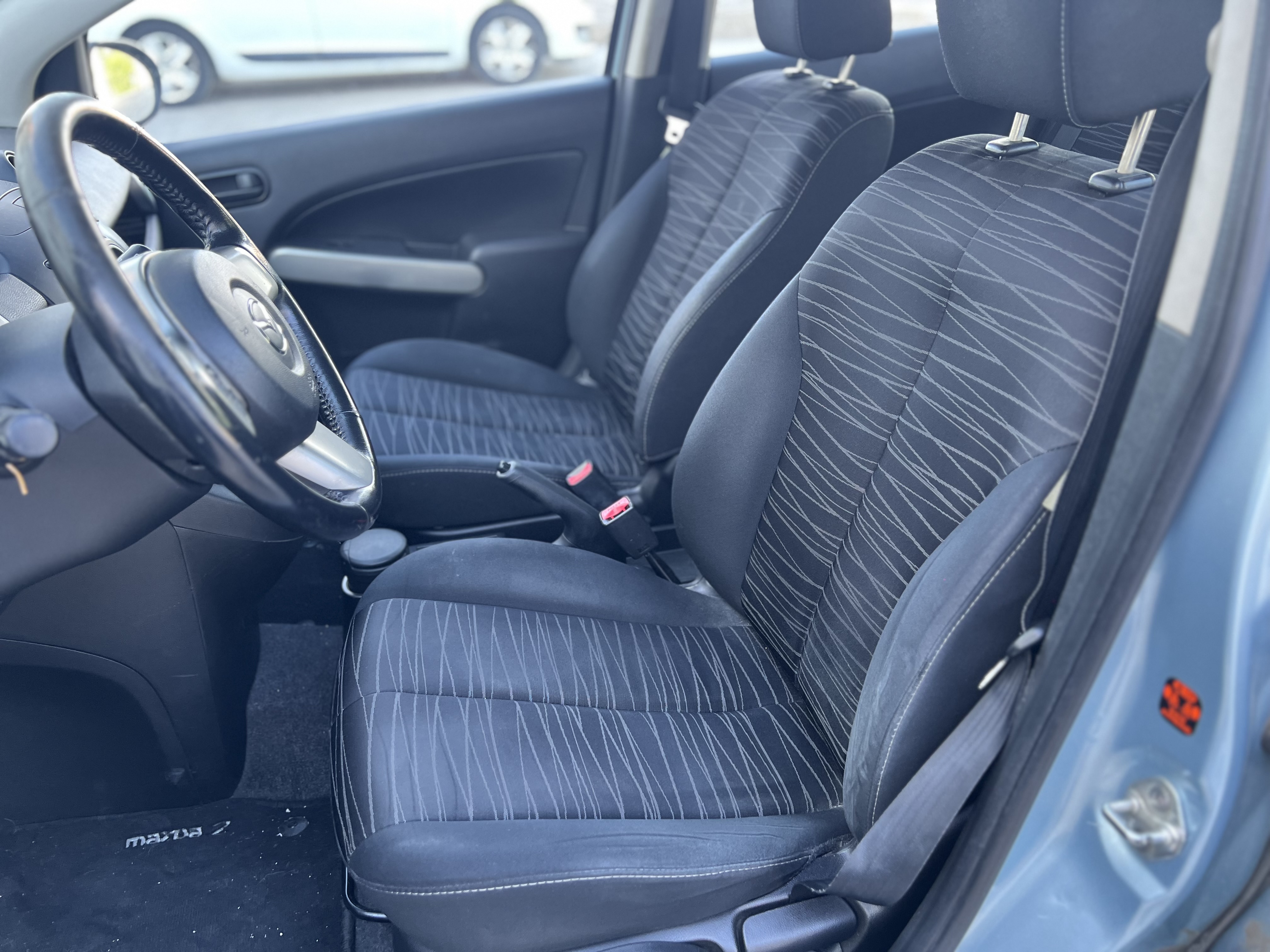 Mazda 2 - Thumbnail 8