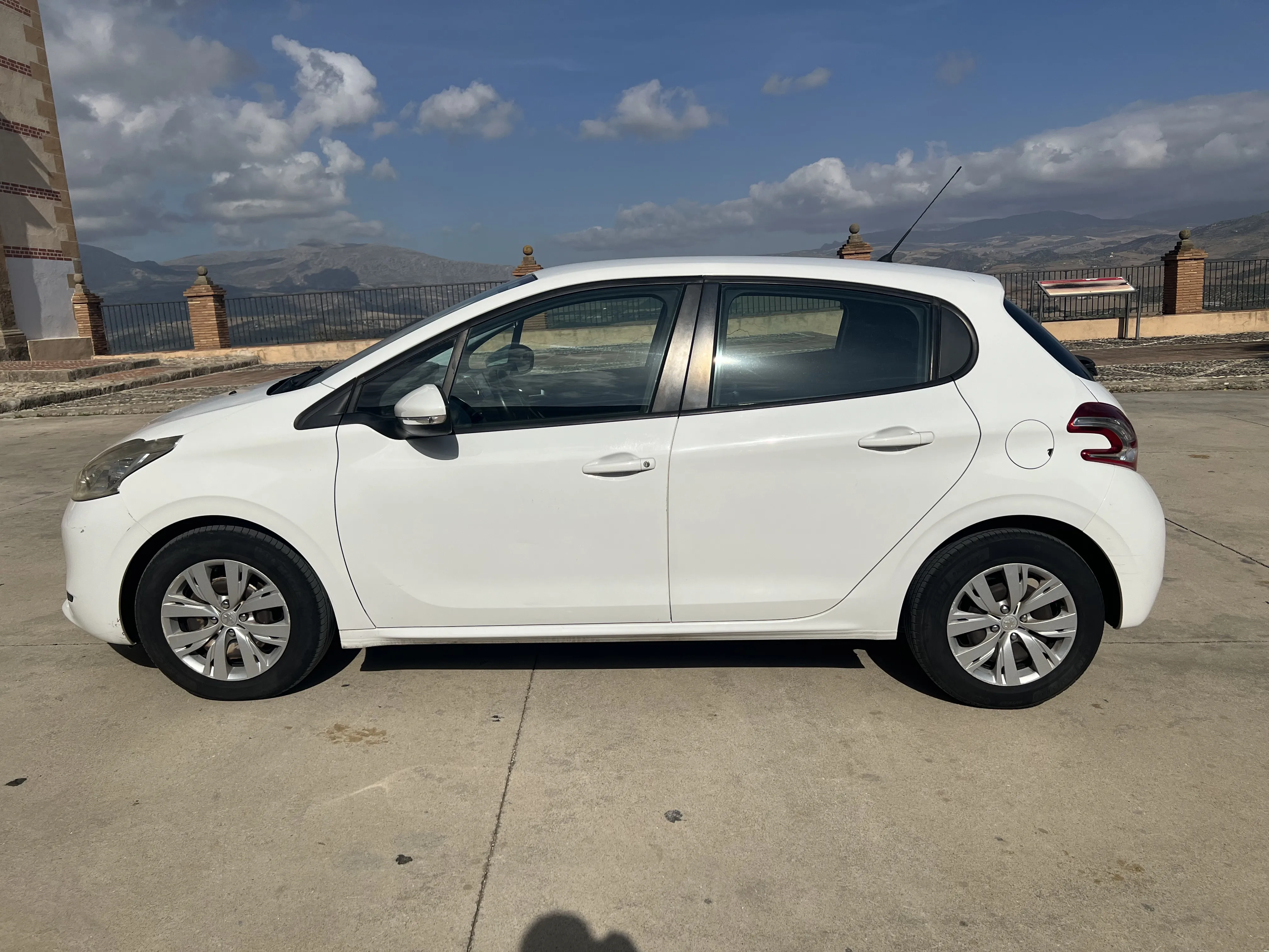 Peugeot 208 1.2 Active - Thumbnail 5