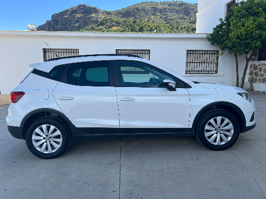 Seat  Arona - Thumbnail 4