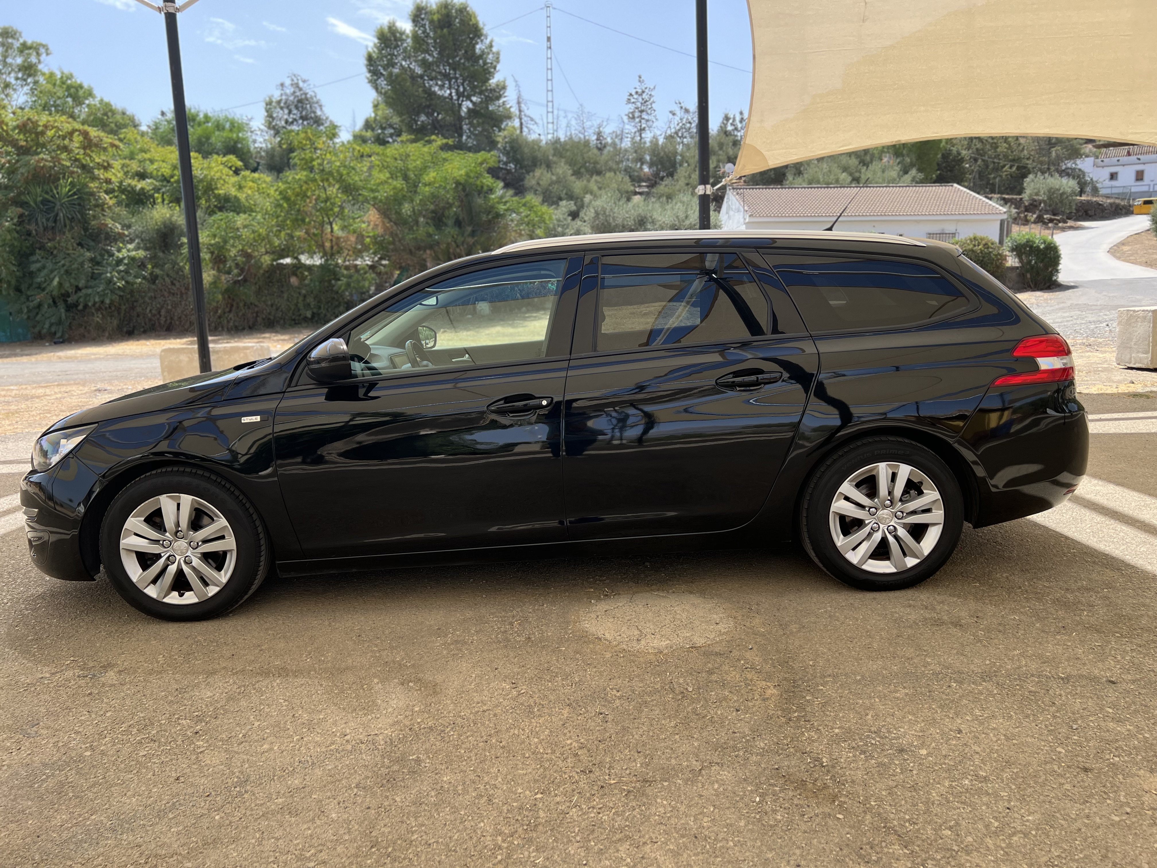 Peugeot 308 SW - Thumbnail 5