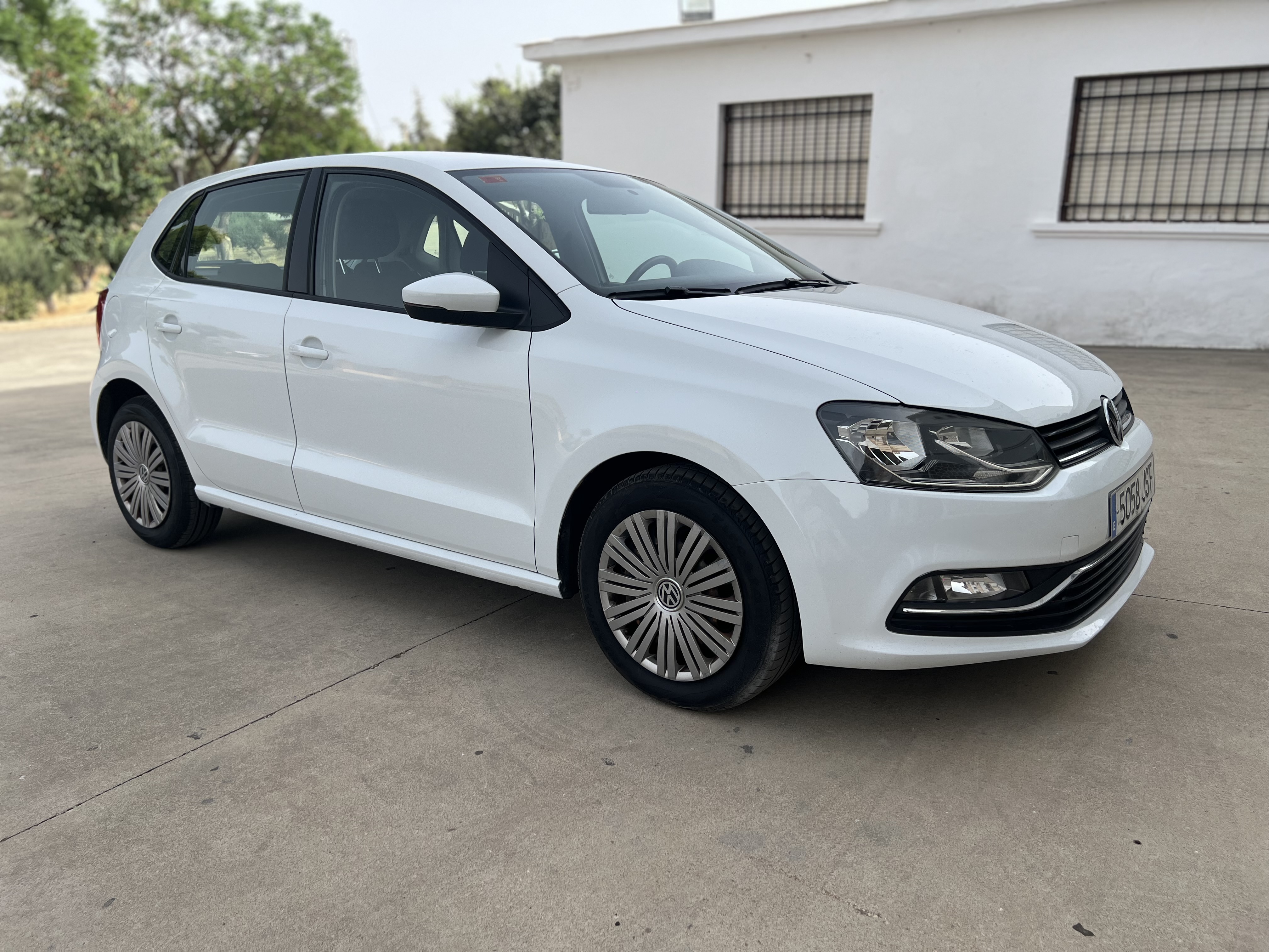 Volkswagen  Polo - Thumbnail 3