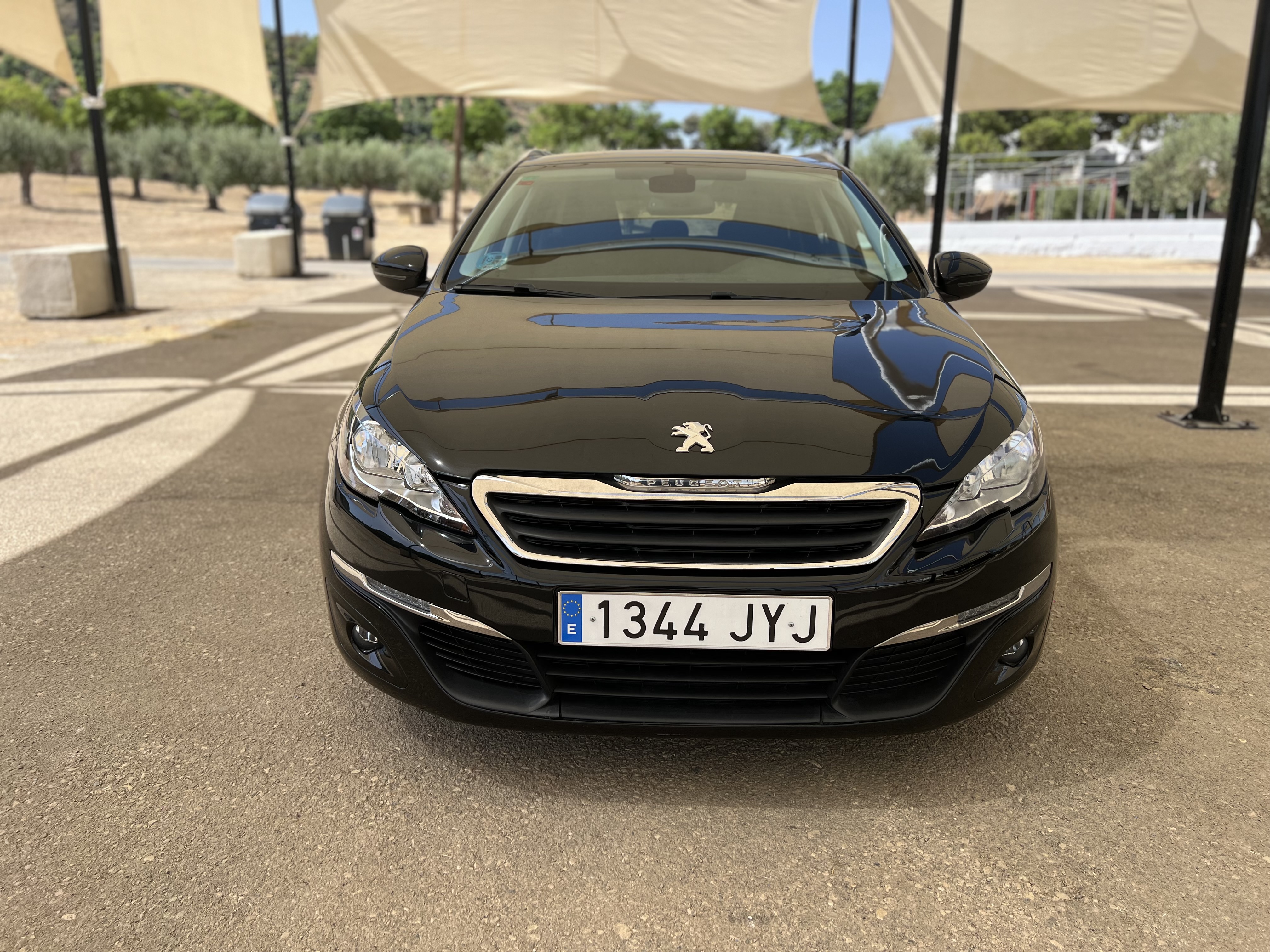 Peugeot 308 SW - Thumbnail 2