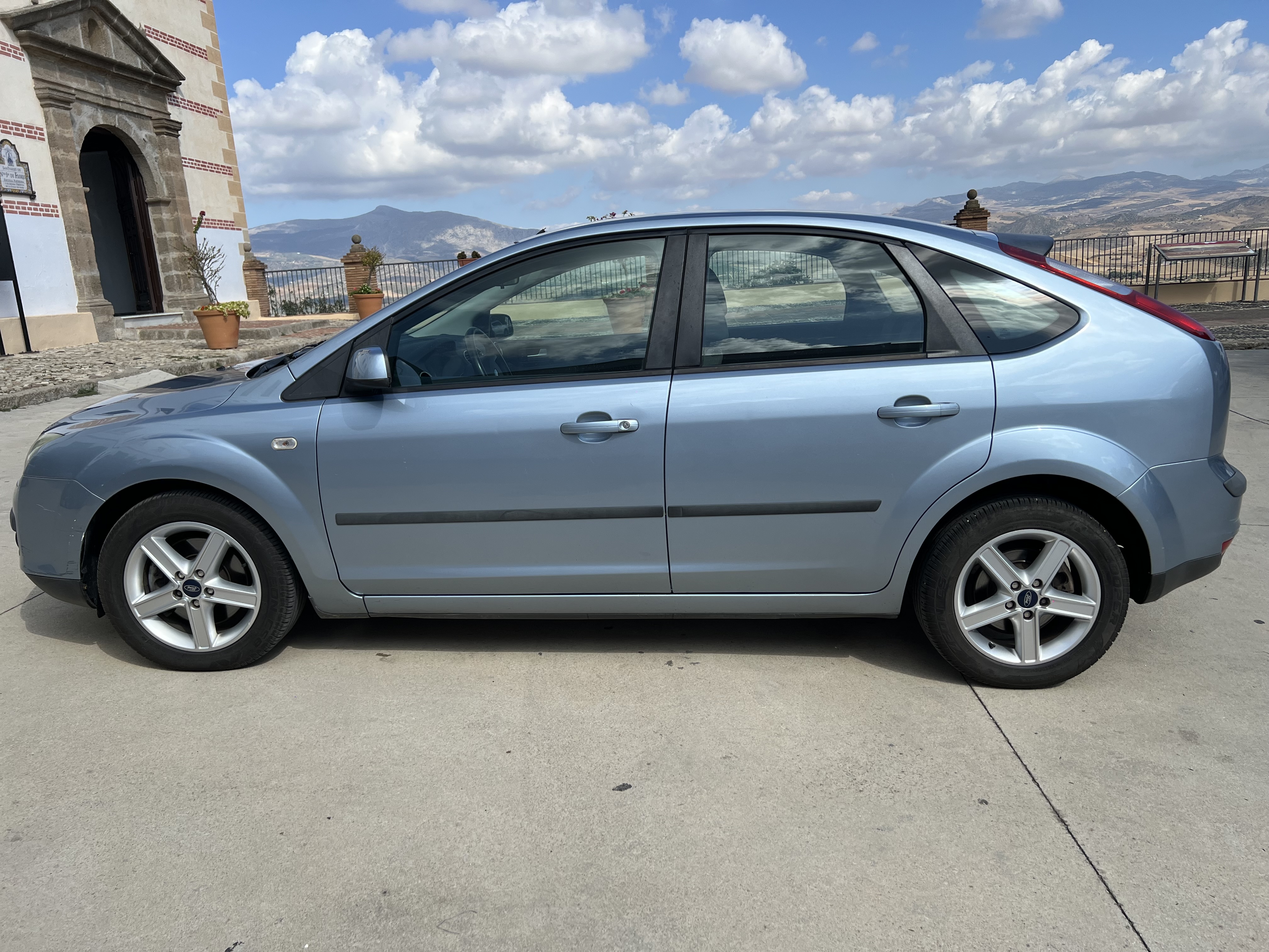 Ford Focus - Thumbnail 6