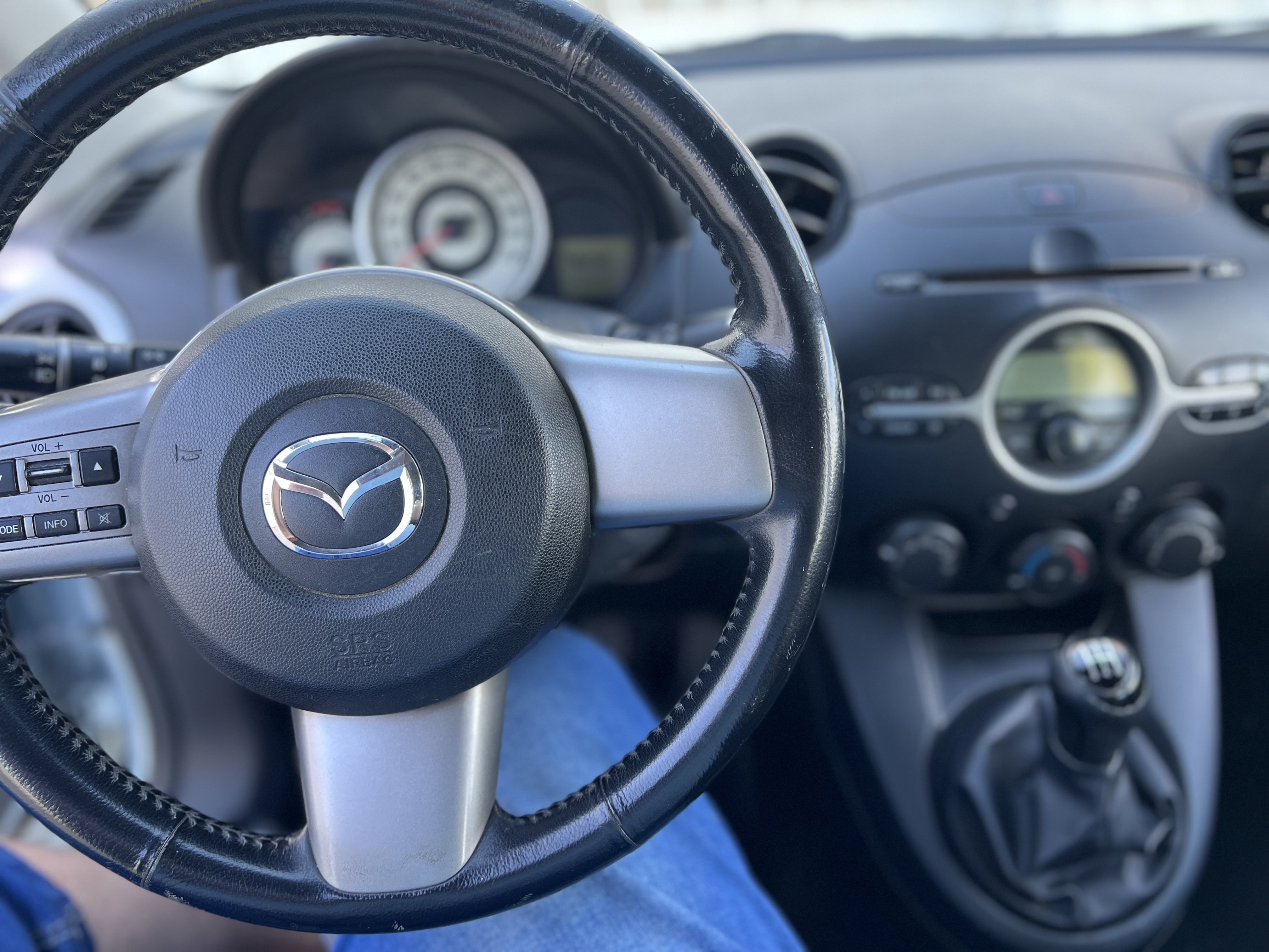 Mazda 2 - Thumbnail 7