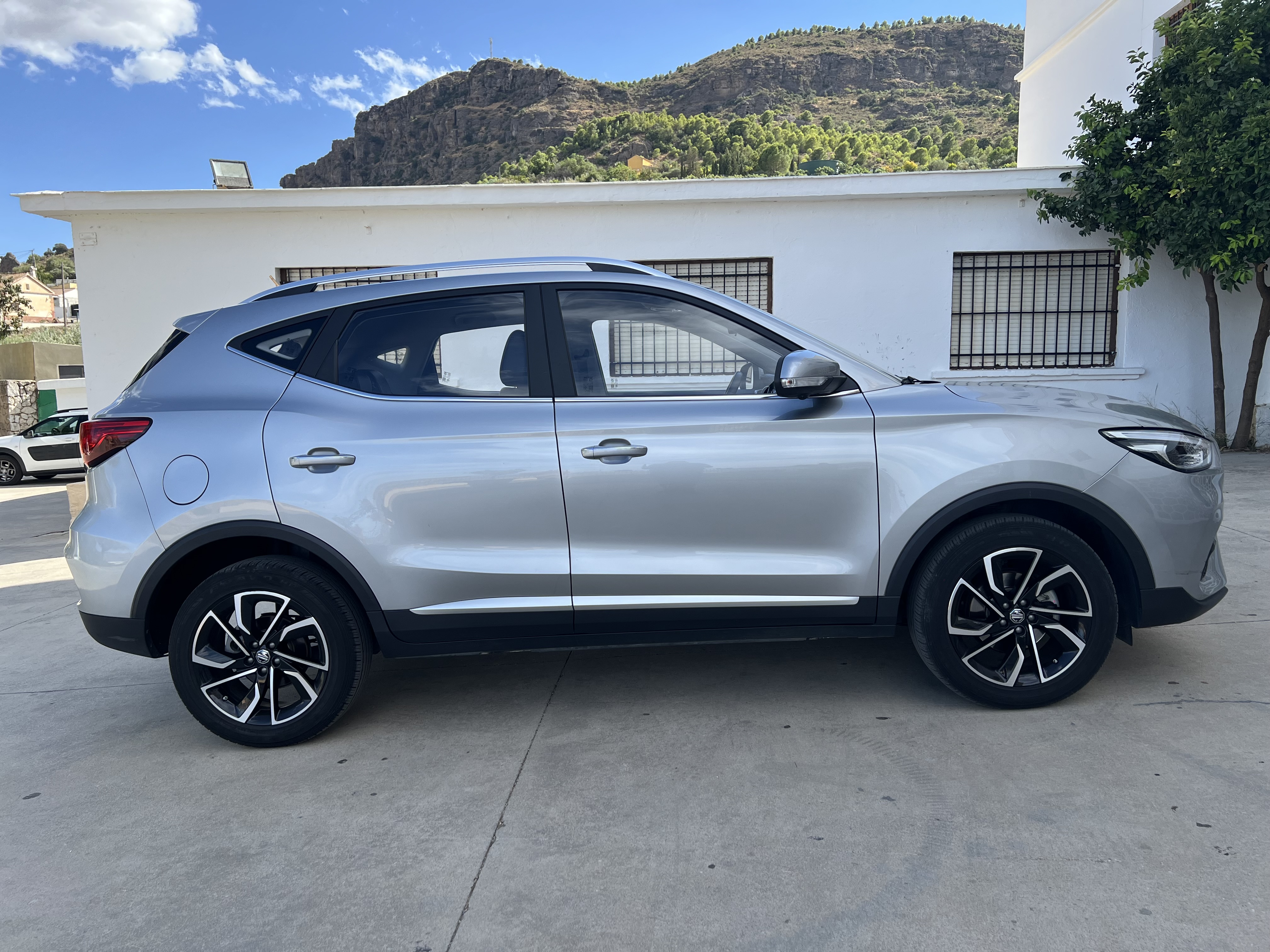 Mg Zs - Thumbnail 4