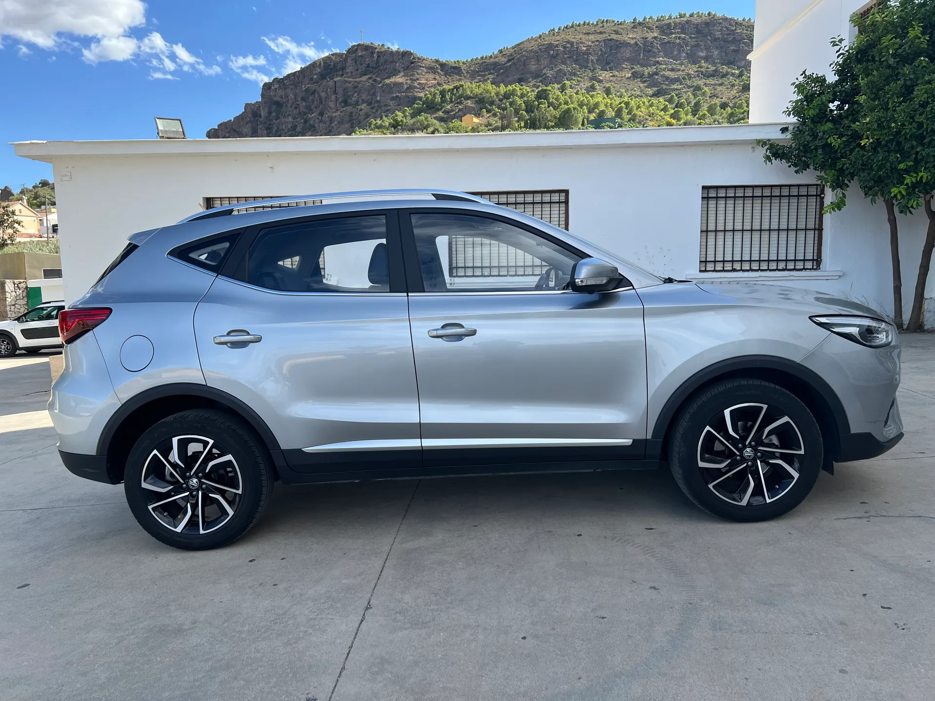 Mg Zs - Thumbnail 4