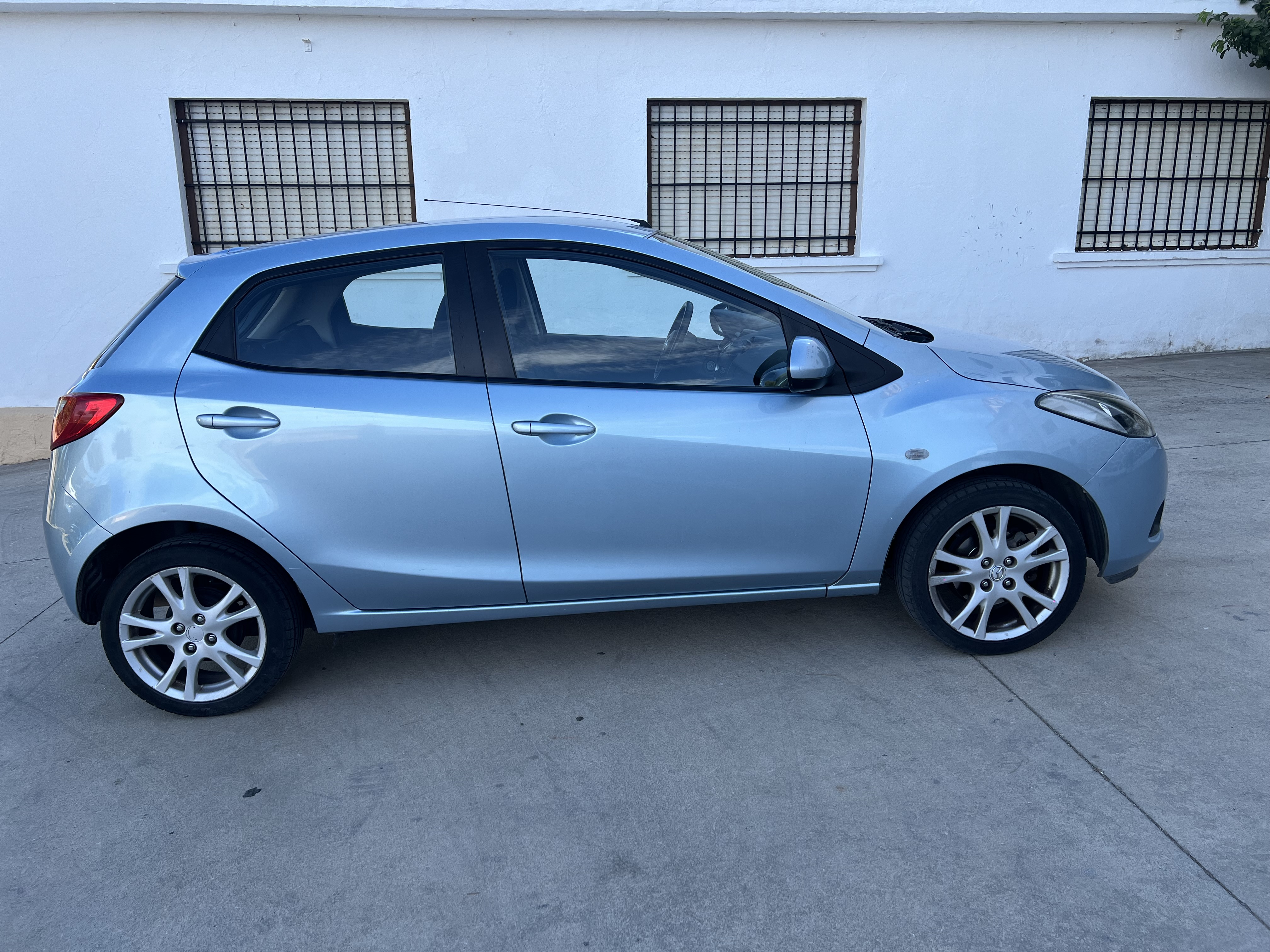 Mazda 2 - Thumbnail 6