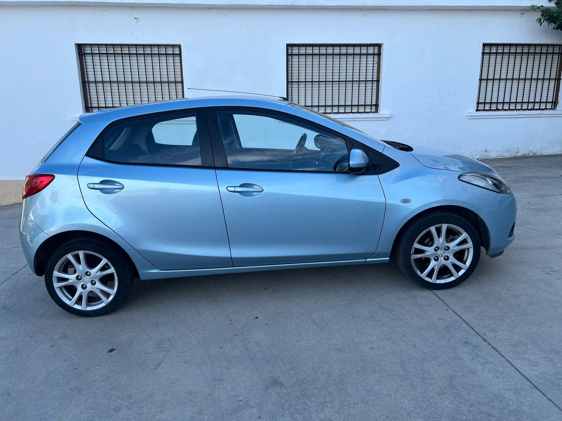 Mazda 2 - Thumbnail 6