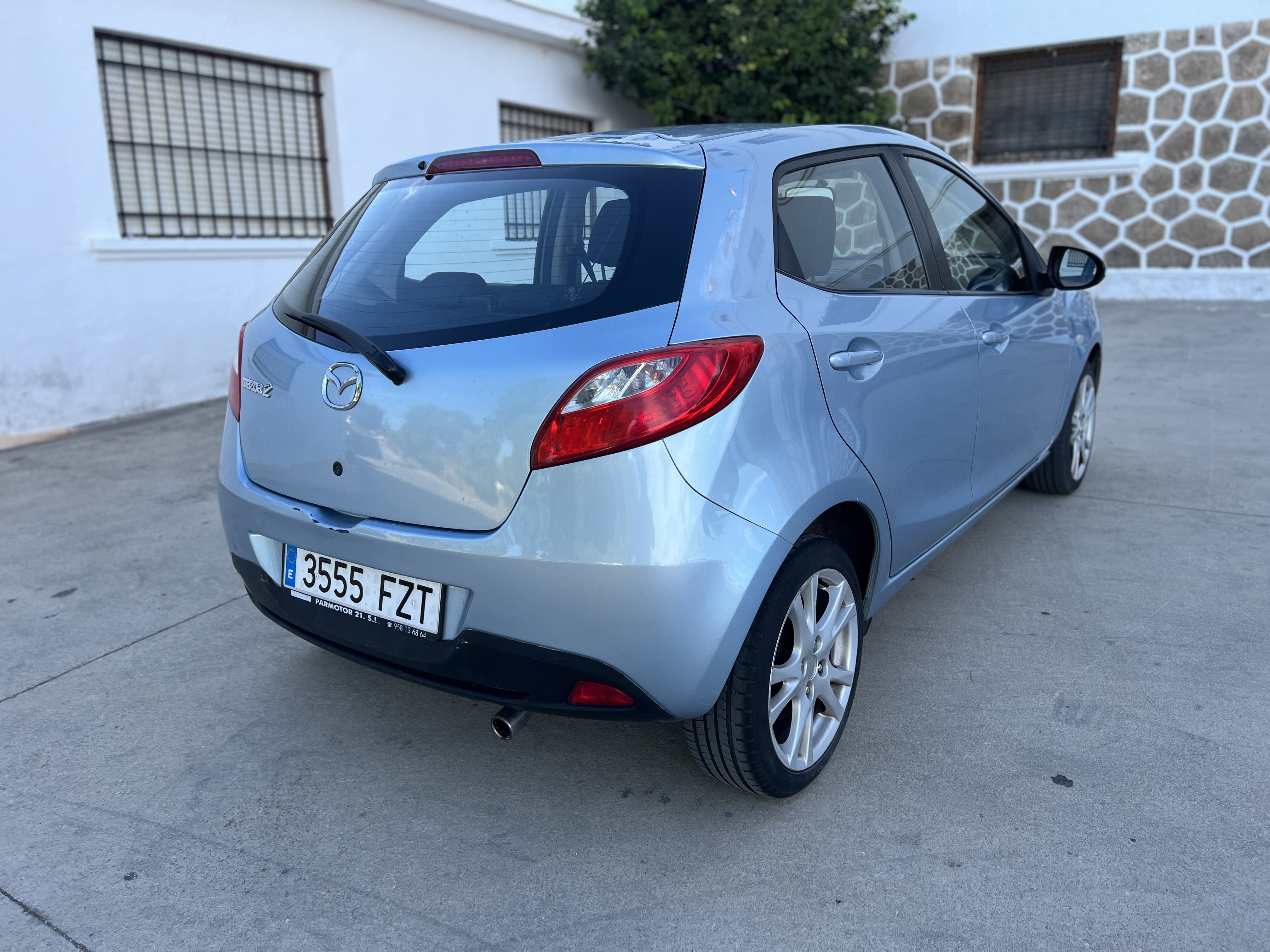 Mazda 2 - Thumbnail 5