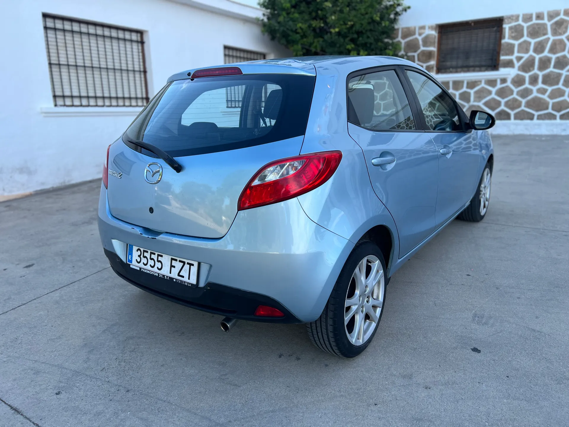Mazda 2 - Thumbnail 5