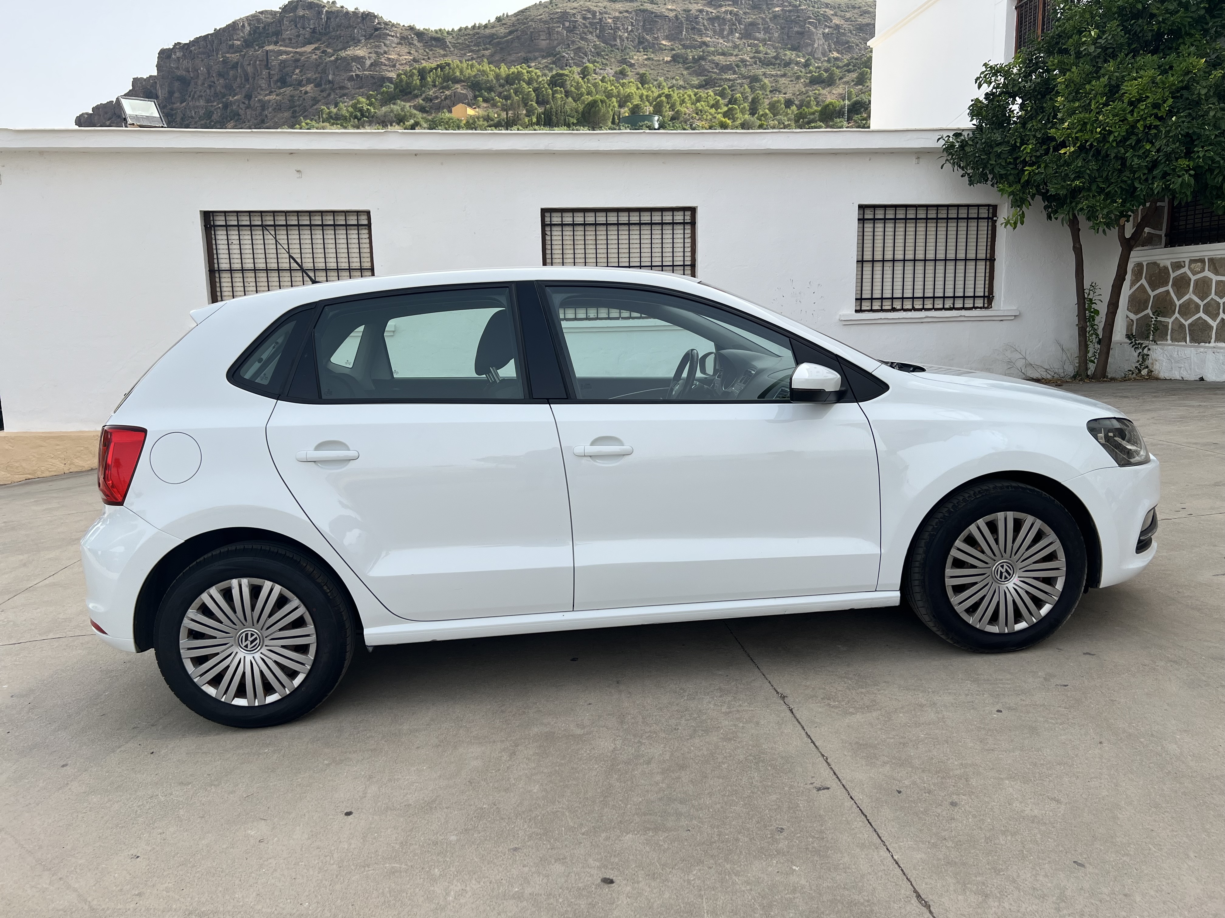 Volkswagen  Polo - Thumbnail 4
